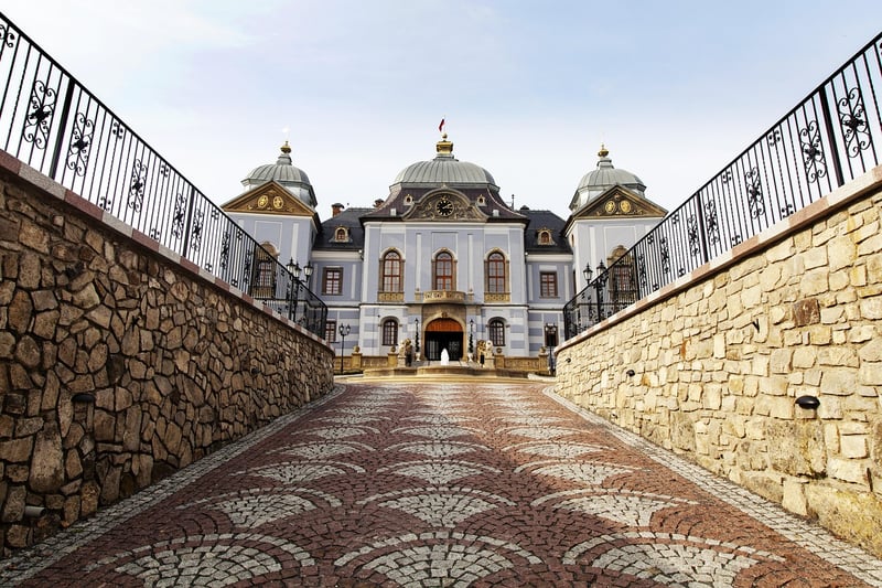 Castle Courtyard Wedding Venue